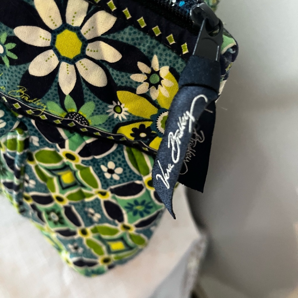 Vera Bradley Green and Navy Daisy Bag - Picture 4 of 5